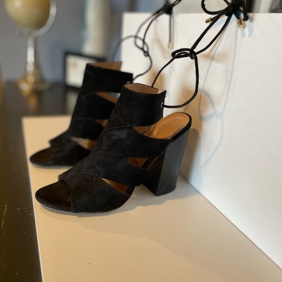 Microsuede black high heels! 🌟with chunky wood black heel Women’s size 8 - Picture 4 of 13